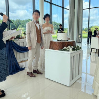 披露宴会場でのケーキ入刀