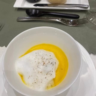季節野菜のポタージュ カプチーノ仕立