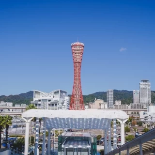 ホテル入り口から挙式会場に向かう景色