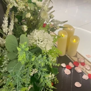 フラワーシャワー後のチャペルです