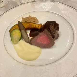 お肉料理です