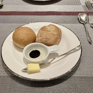 焼きたてパン。