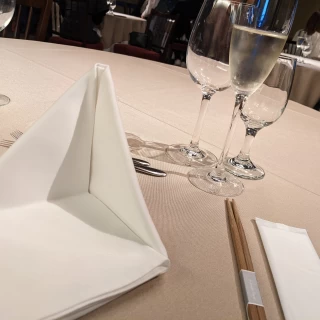 披露宴会場テーブル