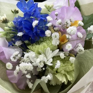 チャペルに入る前に花束頂けたのは嬉しかったです！|691070さんのTHE VILLA HAMANAKO（ザヴィラハマナコ）の写真(2036789)