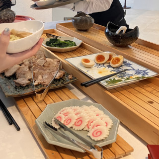 オリジナルメニューのラーメンビュッフェ、楽しく美味しい！
