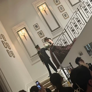披露宴会場階段