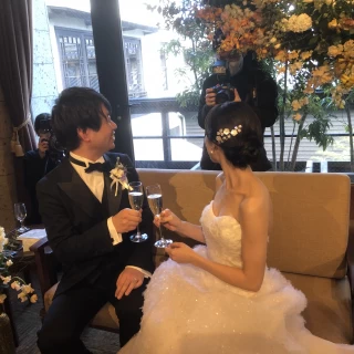 2人が乾杯