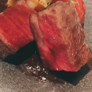 フィレとローストの食べ比べができる一品