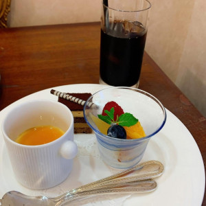 結婚式後、私服に着替えてゆっくりデザートタイムです|691625さんのロイヤルチェスター福岡の写真(2524778)