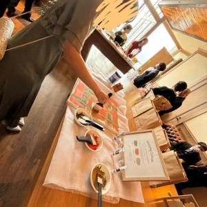 ウェルカムスペースに設置したウェディングキャンバス|691768さんのTHE GRAND HOUSE(グランドハウス)の写真(2044746)