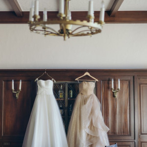 ドレスは当日このように控え室に掛けてくれます|691894さんのジェームス邸の写真(2559353)