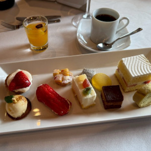 デザートビュッフェは取ってもらうスタイルです|691894さんのジェームス邸の写真(2559318)