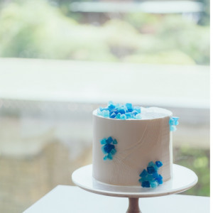 青と黄色がテーマカラーなので、ケーキも青に|691894さんのジェームス邸の写真(2559317)