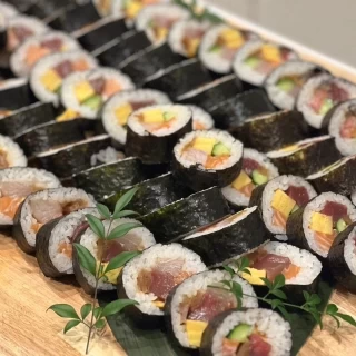 ウェディングケーキ、恵方巻き版です。