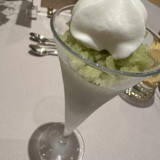 お口直しの玉露シャーベット
大人な味で美味しかった！