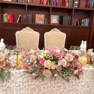 新郎新婦の高砂席
