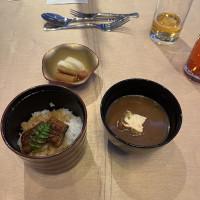 うなぎご飯とお味噌汁とお新香