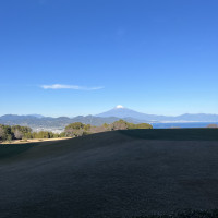 フラワーシャワー、集合写真撮影を行ったガーデンから見た富士山