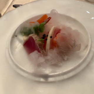 玉手箱演出。この中に料理ではなく思い出の品を入れることも可