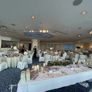 海が広がる会場の新郎新婦からの景色