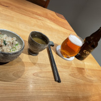 試食で出していただいたビールと炊き込みご飯。おいしかった！