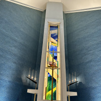 光溢れる滝の教会　ステンドグラス