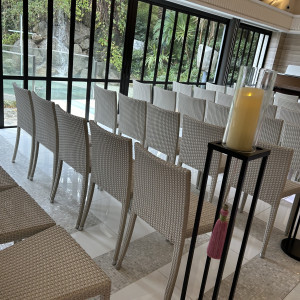 光溢れる滝の教会　ゲストの椅子|692365さんのホテルニューオータニ幕張の写真(2062321)