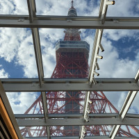 挙式会場から見える東京タワーが圧巻です。