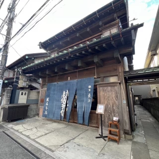 会場外観です。