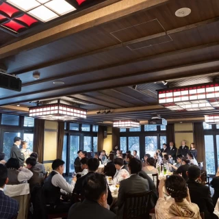 距離感が近い披露宴会場