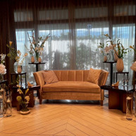 披露宴会場内の高砂です