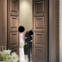 チャペル後方のドアです