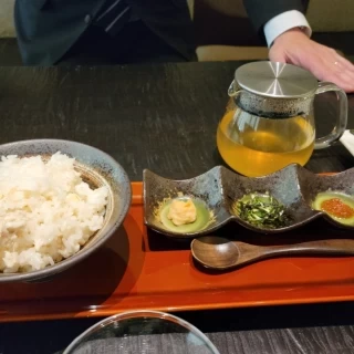 締めのお茶漬け(だし、絶品です。)