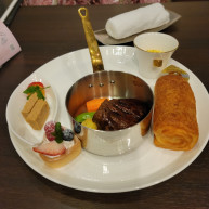 試食のワンプレート(メイン、スープ、デザートこみ)
