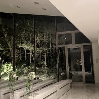 チャペル夜横