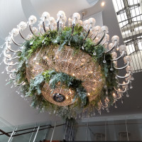 ロビーのシャンデリアは今まで見たことがない感じでした。