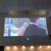 ムービー投影は2ヵ所あり見やすかったです。