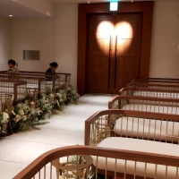入り口を照らすハートのライト