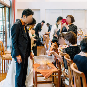 ゲストみんなにフルーツをお皿に入れてもらいます。|693498さんの軽井沢倶楽部 有明邸の写真(2404119)