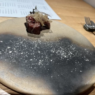 とろける肉料理
牛蒡や茗荷を使ったこの時期限定の品