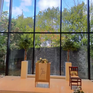 ガラス張り