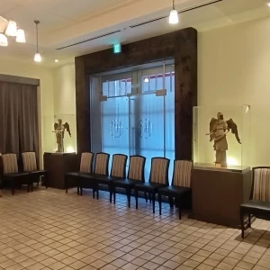 チャペルを出た場所でフラワーシャワーができる。全天候型で安心|693945さんのホテルモントレ銀座の写真(2085663)