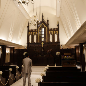 全体的にはダークブラウンを基調にした礼拝堂|694264さんの名古屋観光ホテルの写真(2065809)