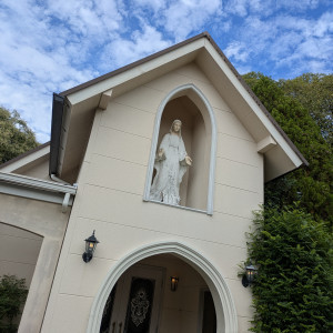 挙式後は、こちらから新郎新婦がガーデンに出てきました|694266さんのGRAND-CIEL OKAZAKI（グランシェル岡崎）の写真(2558090)