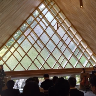 三角屋根チャペル