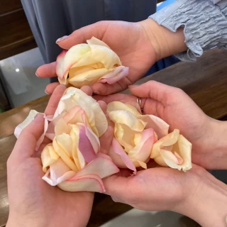フラワーシャワー