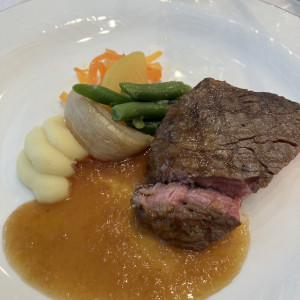試食のお肉がおいしかったです|694627さんのウェディングスホテル・ベルクラシック東京の写真(2083332)