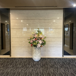 ホテル1階エレベーター横のお花|694866さんの長良川清流ホテルの写真(2071483)