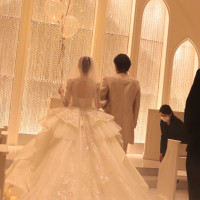 チャペル新郎と歩く