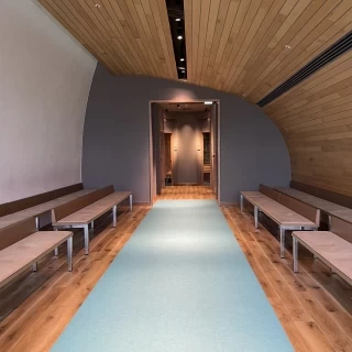 挙式会場ゲスト席
イスは前向きにしていただきました